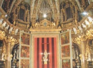 etaule Major de la Catedral de València abans que fessin desaparèixer les quatre barres.