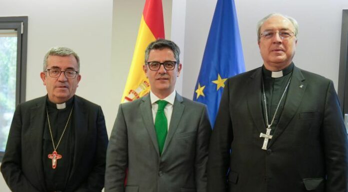 Els bisbes poden intervindre en el calendari electoral?